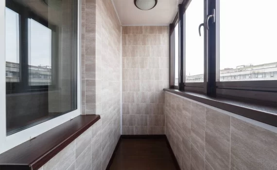 Отделка и ремонт балконов