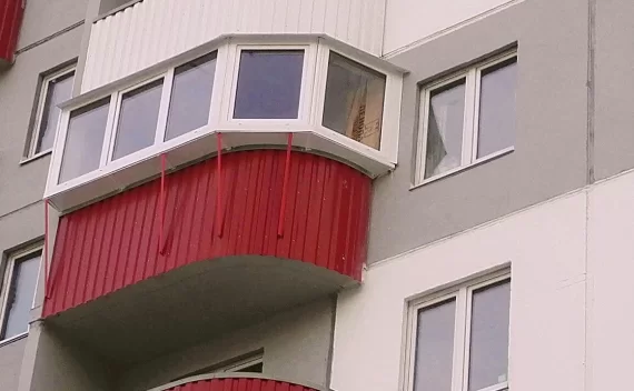 Отделка балконов профлистом