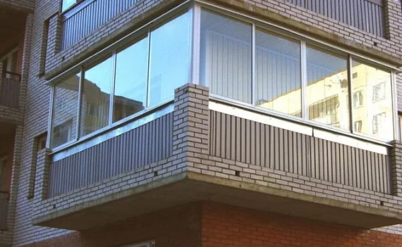 Отделка балконов профлистом